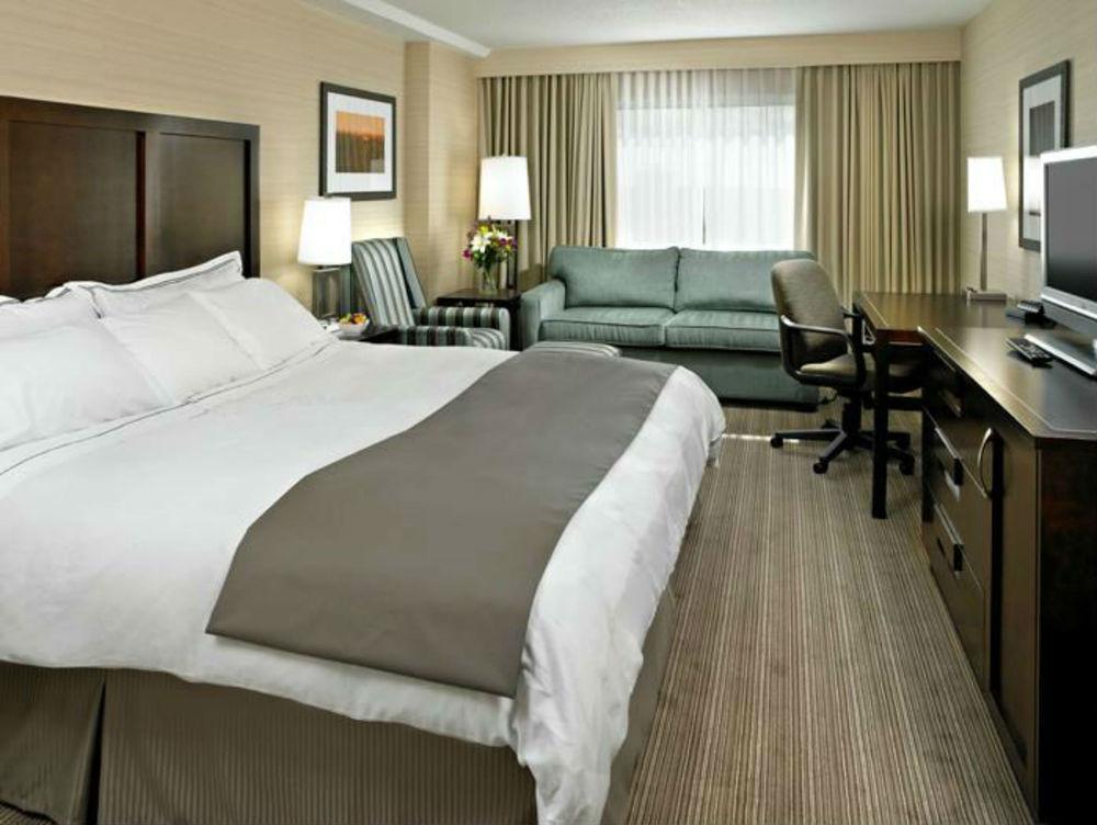 Delta Hotels By Marriott Saskatoon Downtown Exterior photo