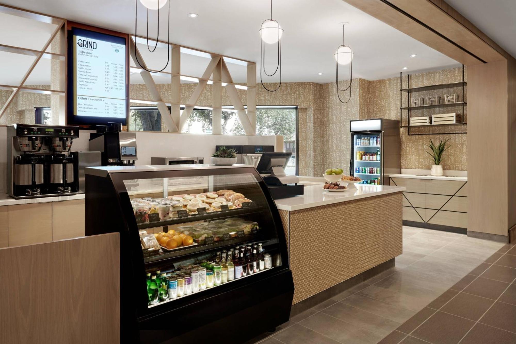 Delta Hotels By Marriott Saskatoon Downtown Exterior photo