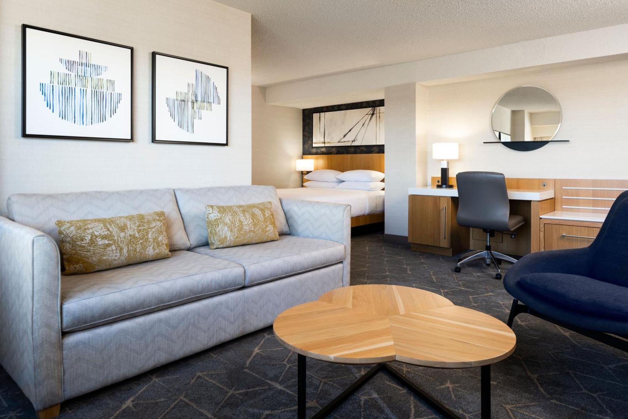 Delta Hotels By Marriott Saskatoon Downtown Exterior photo